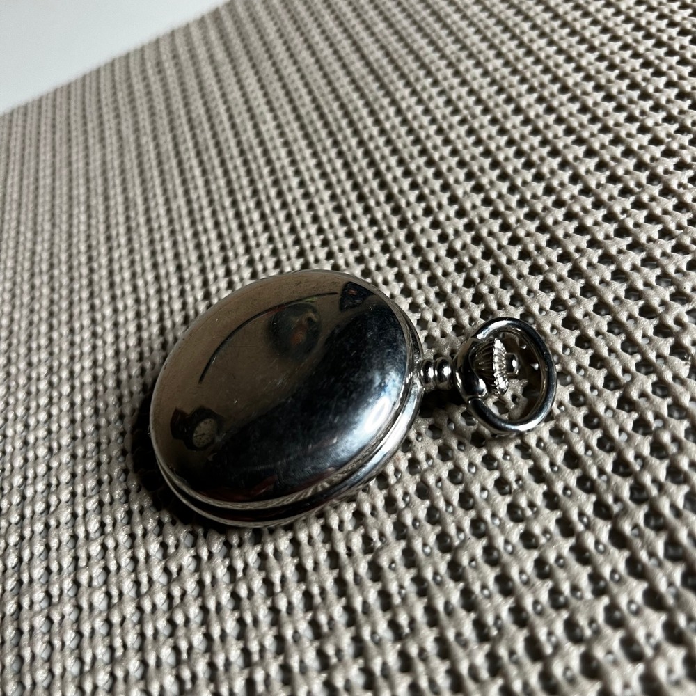 Geneva Quartz Pocket Watch Silver Tone Hunter Case Japan Movt White Dial‎ 1.5in